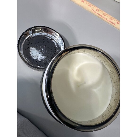 Leoben Co Vanilla Cedarwood Candle Ribbed Amber Glass Jar 18oz Essential Oils - Picture 5 of 7